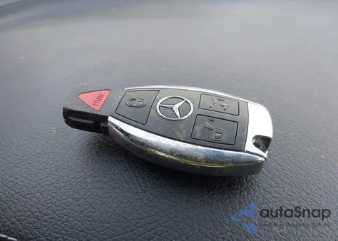 2016 Mercedes-Benz C 300 Sport 4Matic из США, поврежденный, VIN 55SWF4KB4GU137077